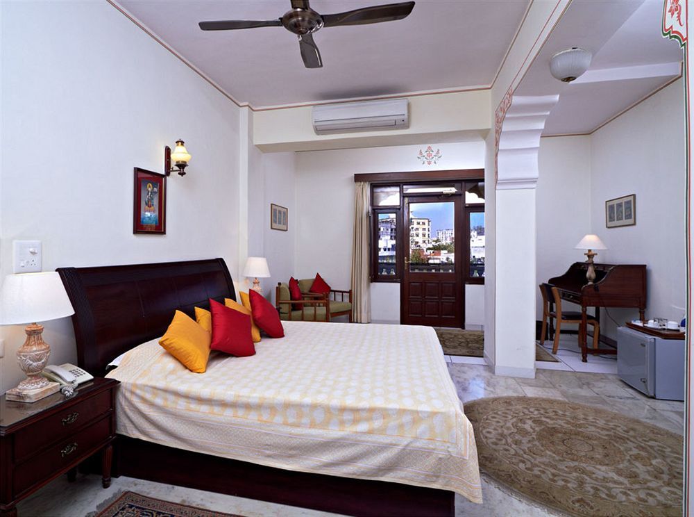 Hotel Meghniwas Jaipur Exteriör bild